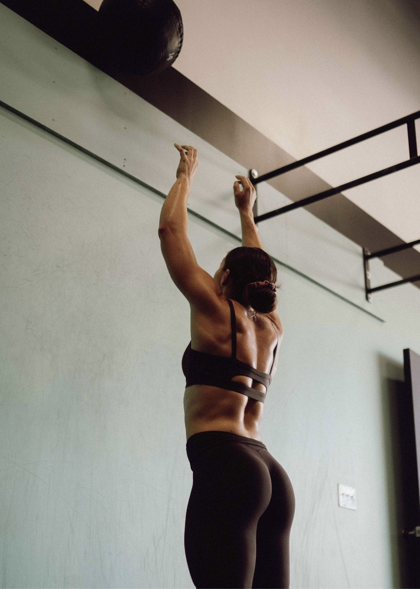 Sculpt Cut-Out Bra | Chocolate