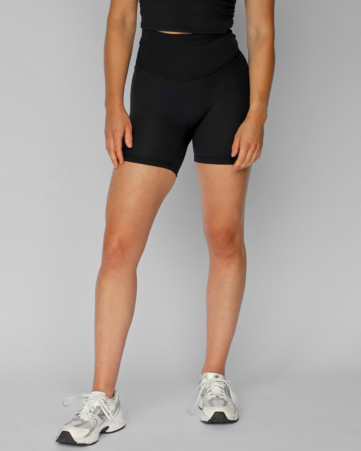 Base Shorts 15 cm Black